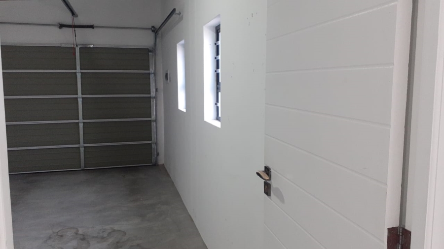 To Let 4 Bedroom Property for Rent in Laguna Sands Western Cape